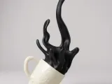 broken cup-0