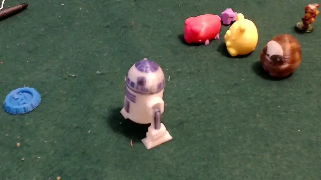 Simple R2D2 with rotating head