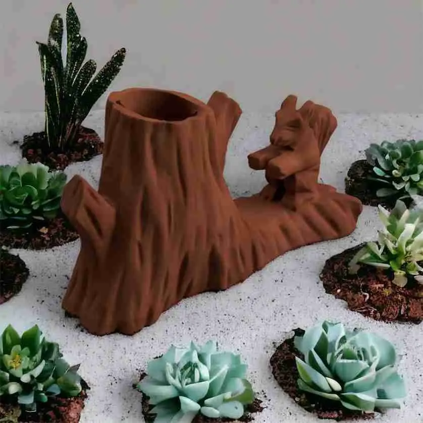 Wooden squirrel pen holder