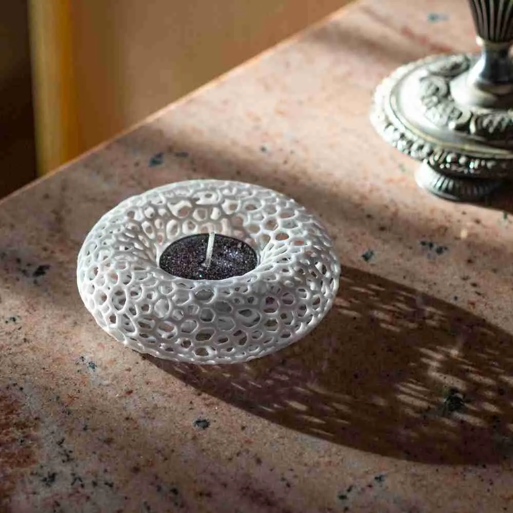 Voronoi donut candle holder