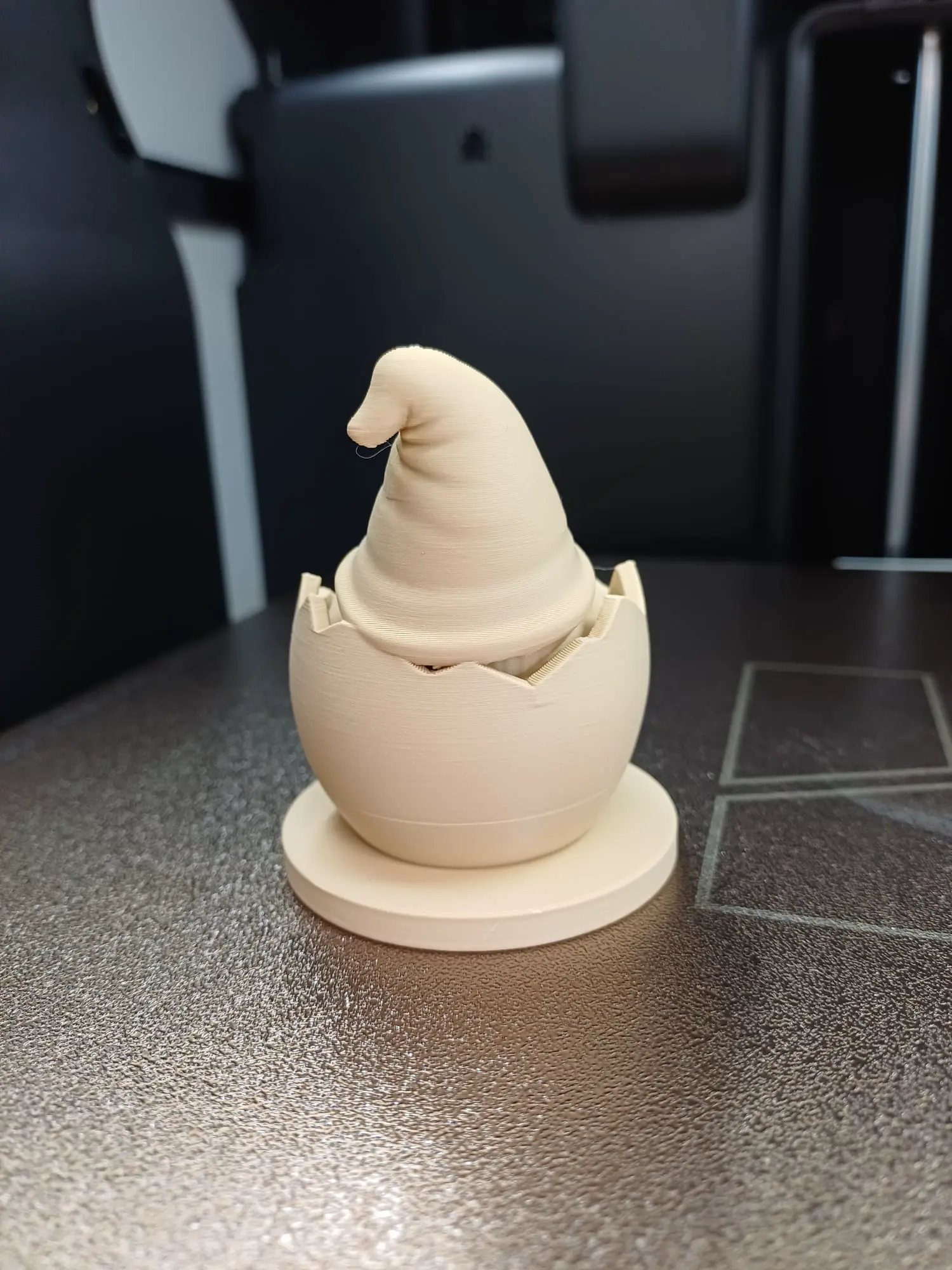 Gnome in Cracked Egg – Cute Spring & Easter Decor