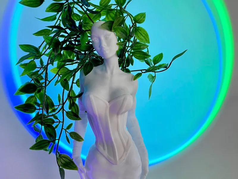 UNA JARDINERA MUY ALTA