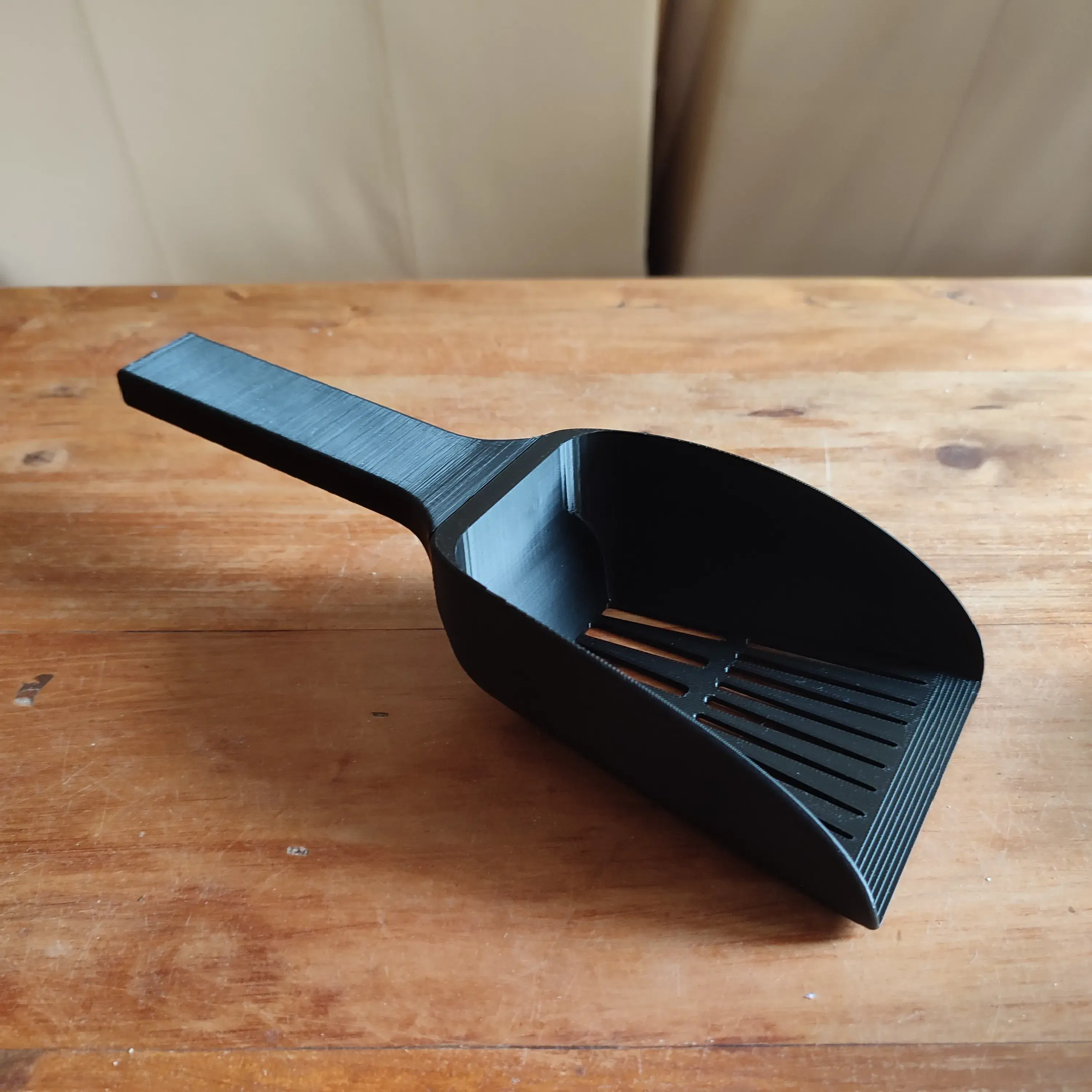 Cat litter scoop