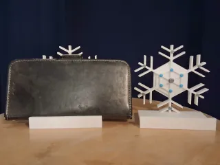 The Snowflake Stand