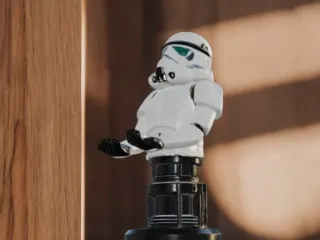 Stormtrooper Holder (Mobile/Controller)