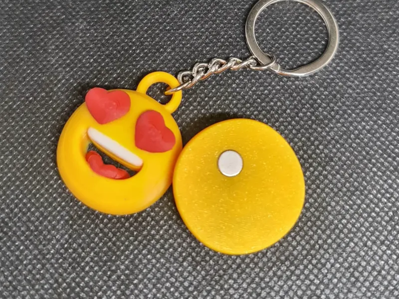 Love Emoji Magnet and keyring