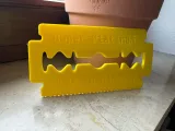 Razor Blade Ice Scraper "Frost Shaver"-1
