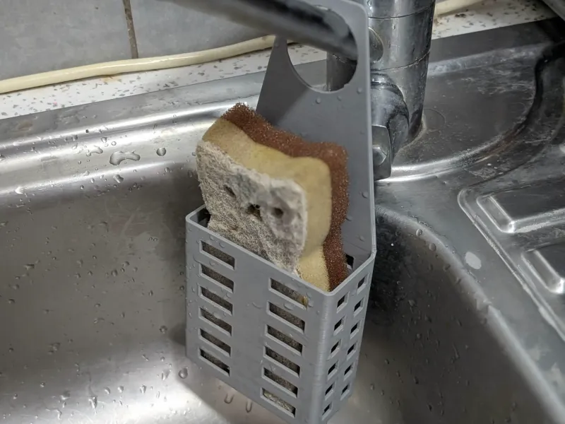 Panier porte-éponge pour robinet