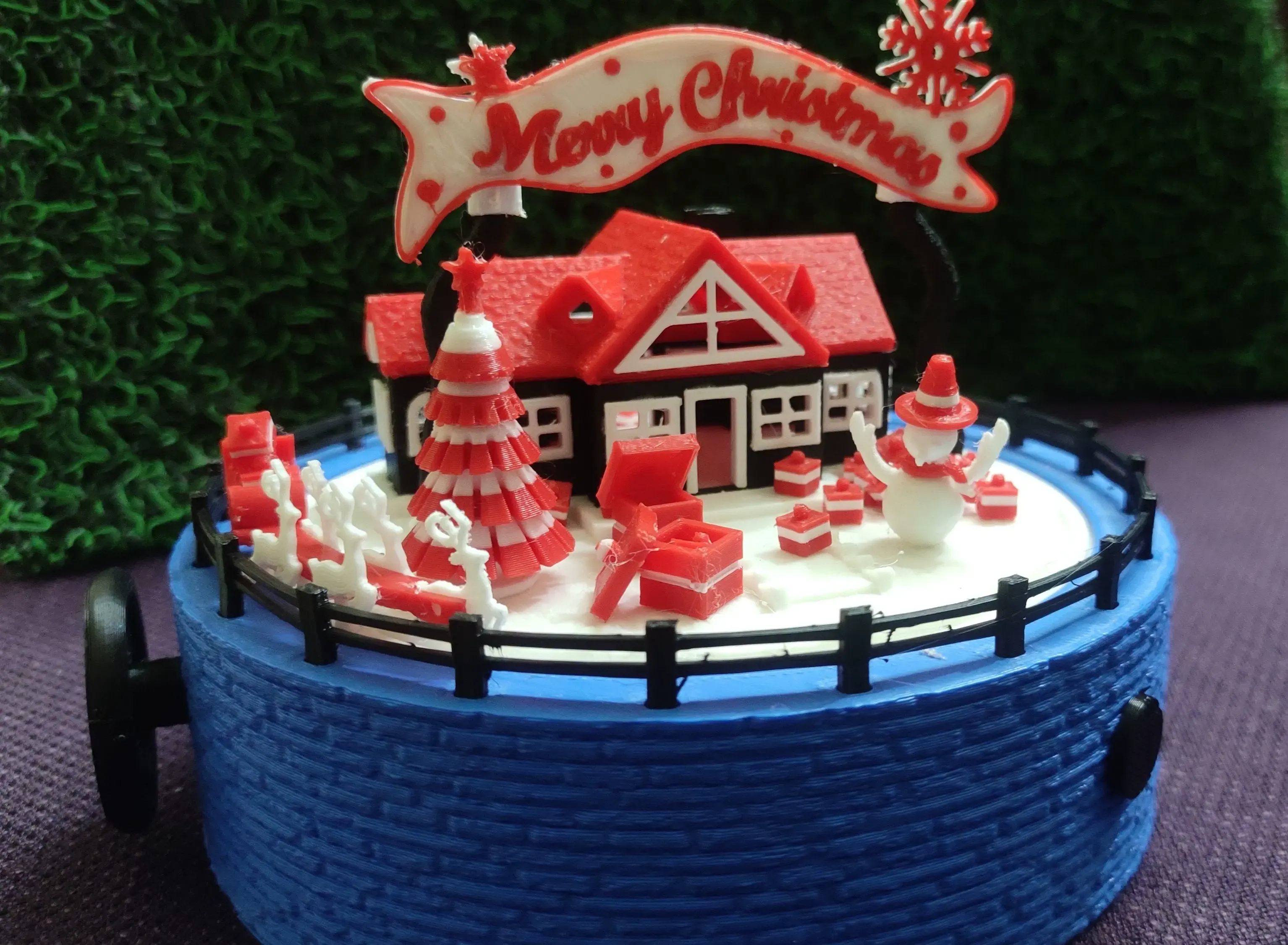 "Santa Gift House"