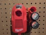 حامل جداري Milwaukee M4-4