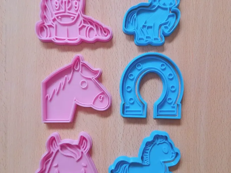 CABALLO CORTANTE DE GALLETAS