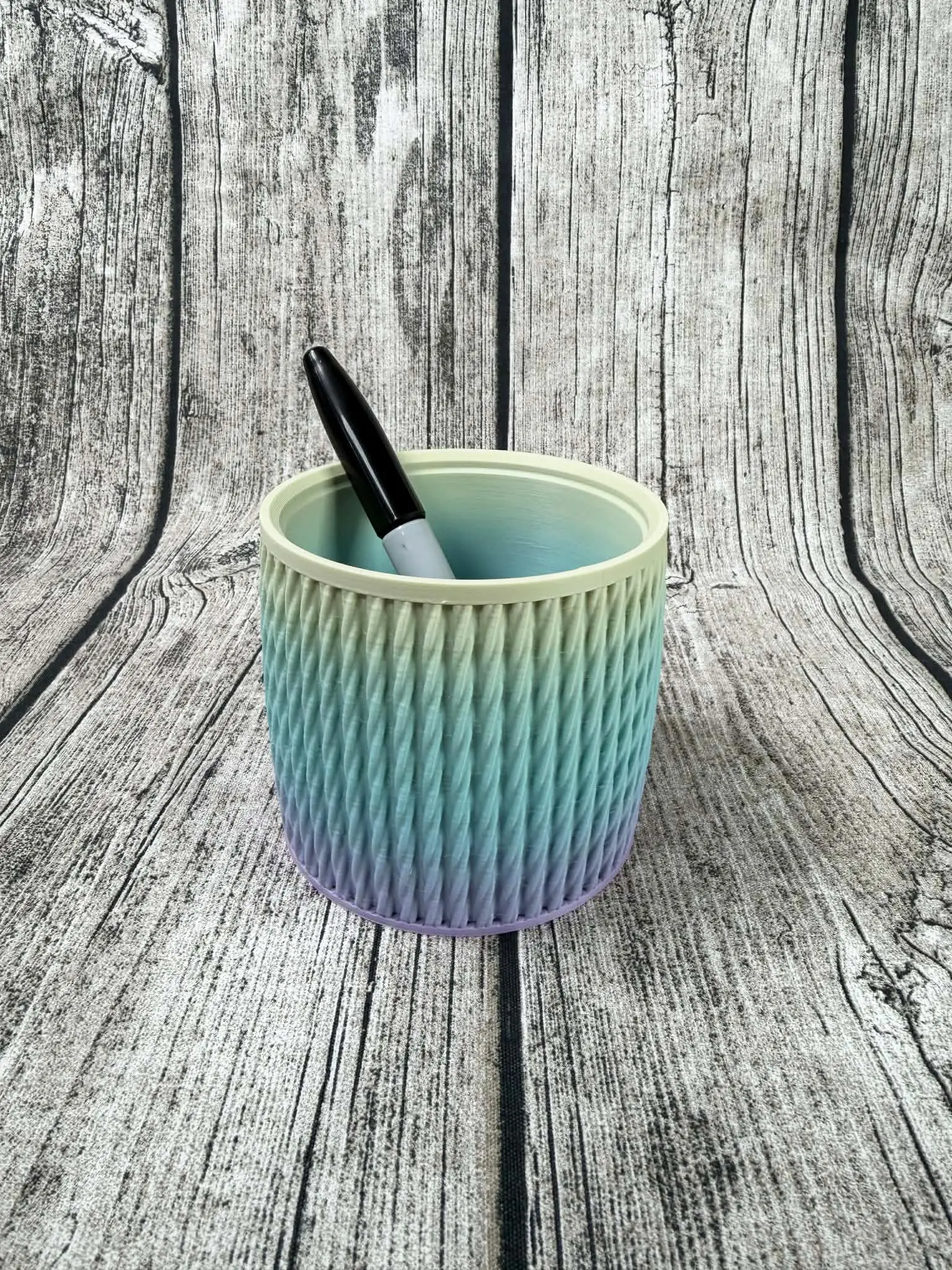 Basket weave pen cup