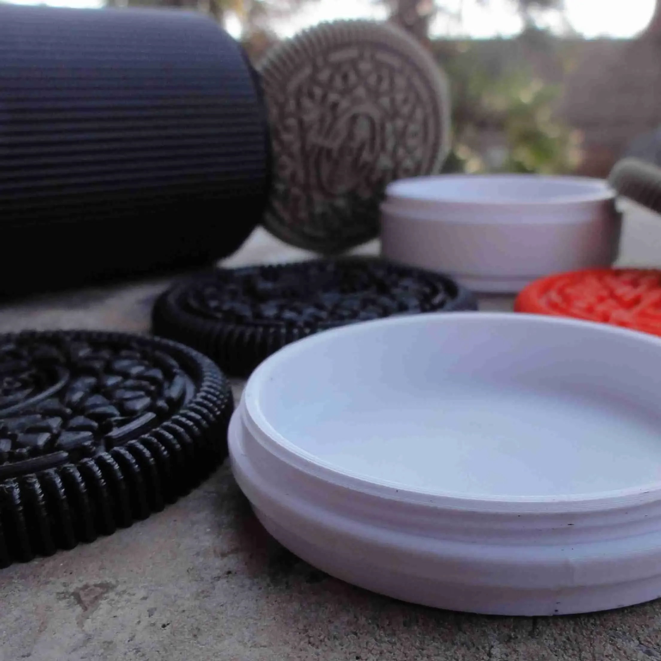 Threaded Cookie Containers