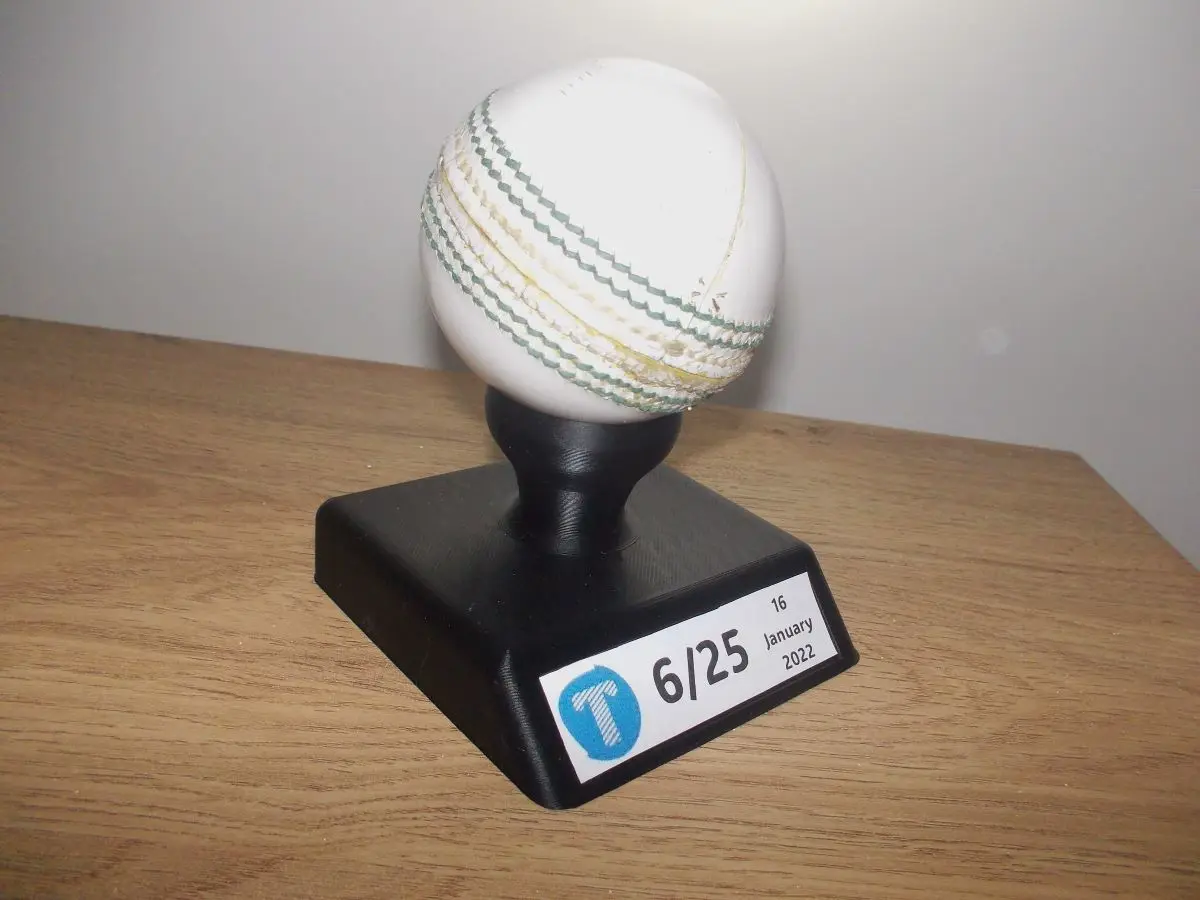 Cricket Ball Stand (with plaque) (free)