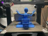 Soporte para teléfono 'Being' - Mini alienígena sosteniendo el teléfono.-3