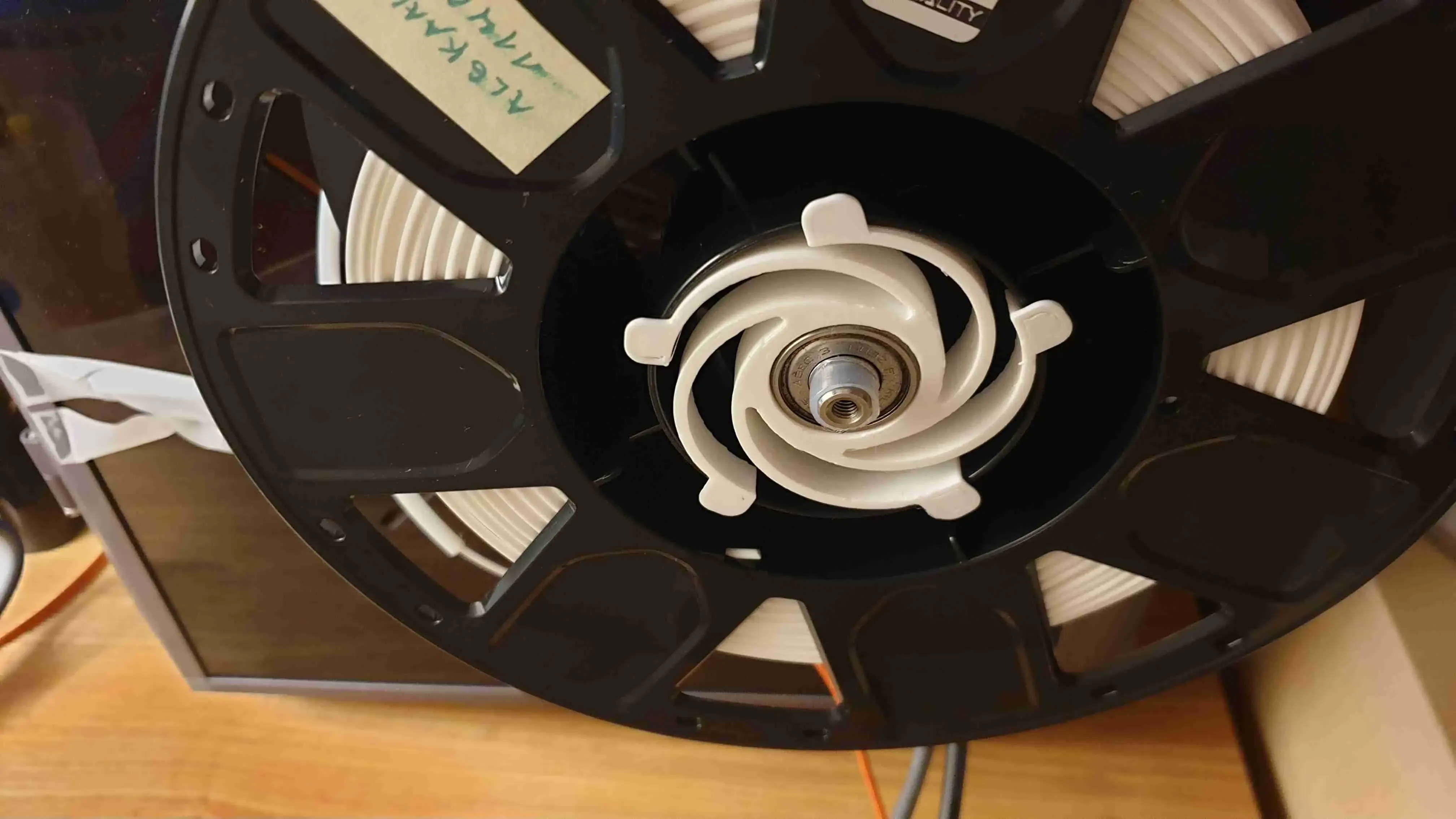 Filament roll variable center