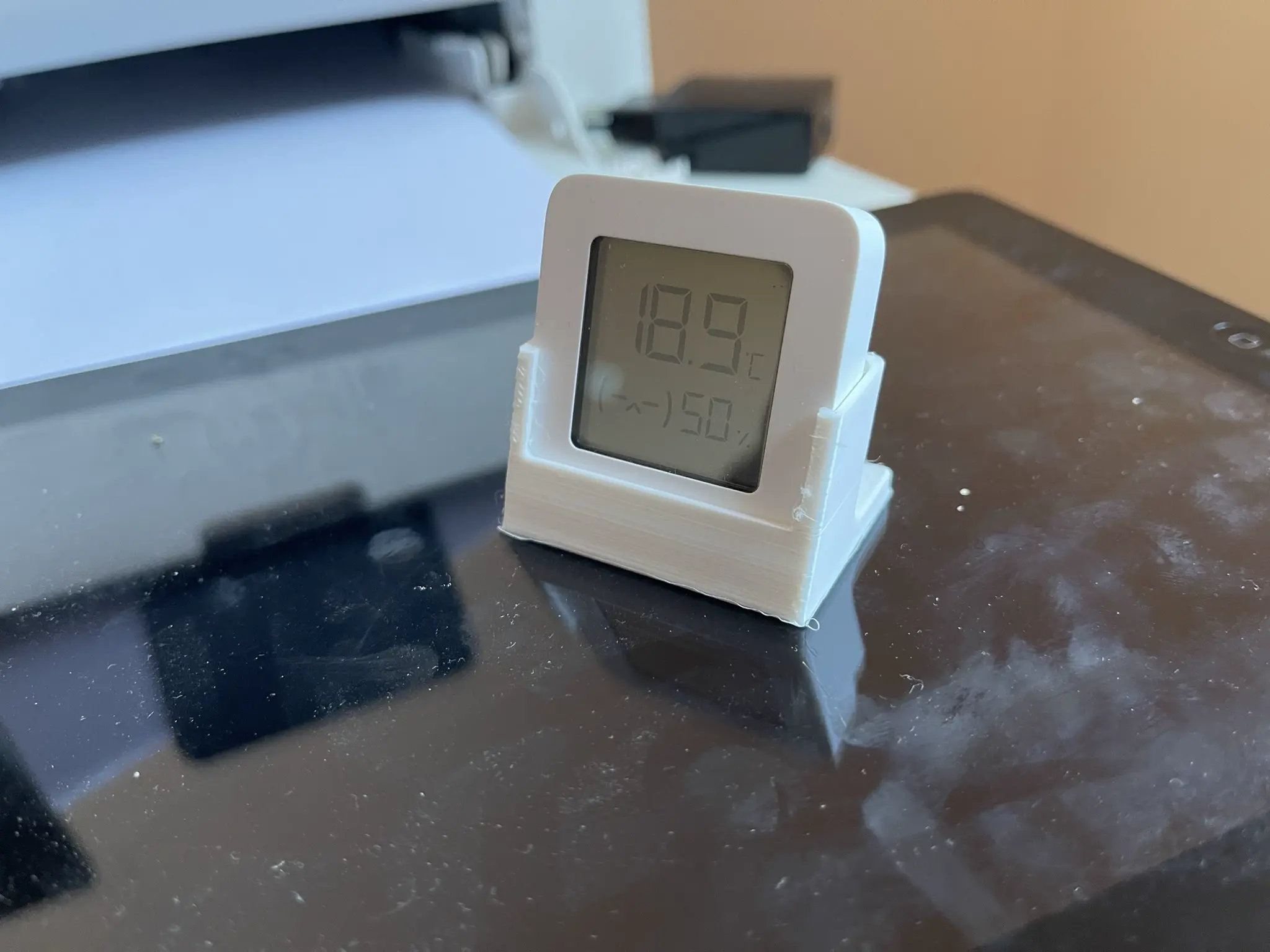 Xiaomi temperature and humidity sensor stand