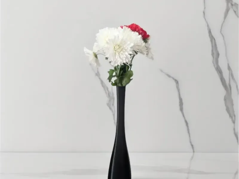 Modern Centerpiece Vase: Elegant and Minimalist Design