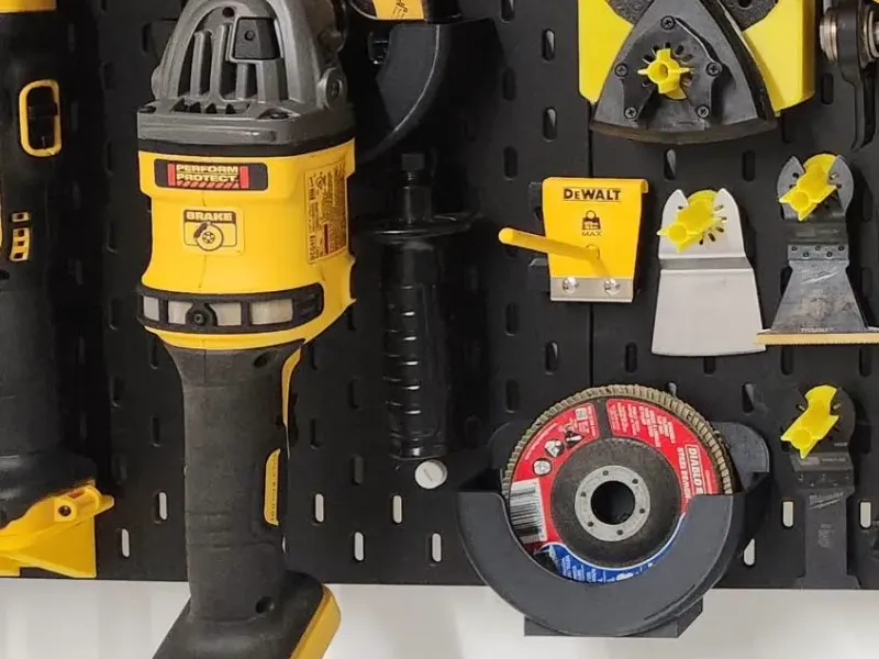 Organizador de pulidora Dewalt con espacio para el mango.
