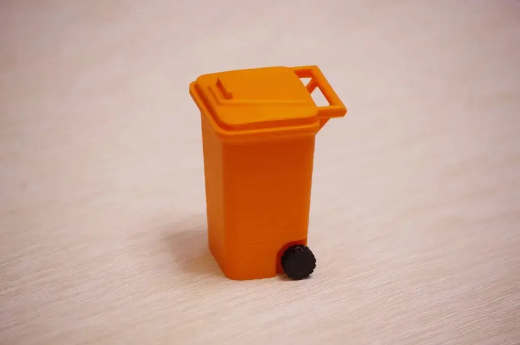 Mini trash can