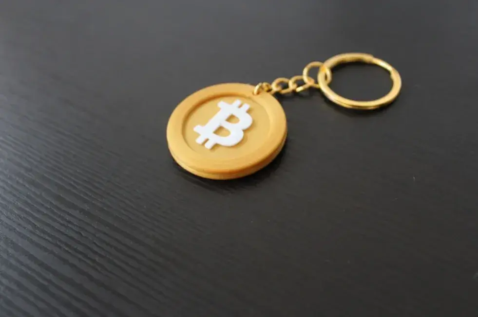 key chain bitcoin crypto