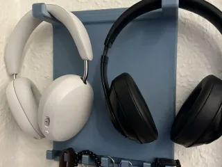 Wallmounted headphone and key holder (2 heahphones)