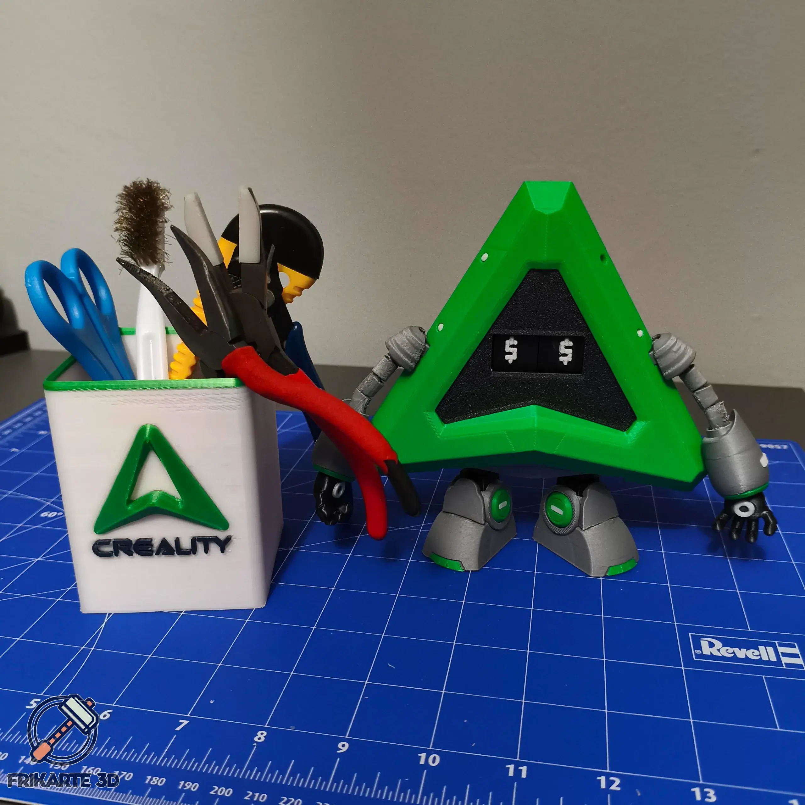 Creality Maker with Expression Change