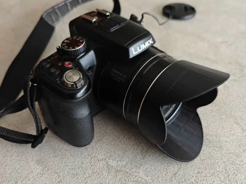 Panasonic DMC-FZ200 original lens hood replacment