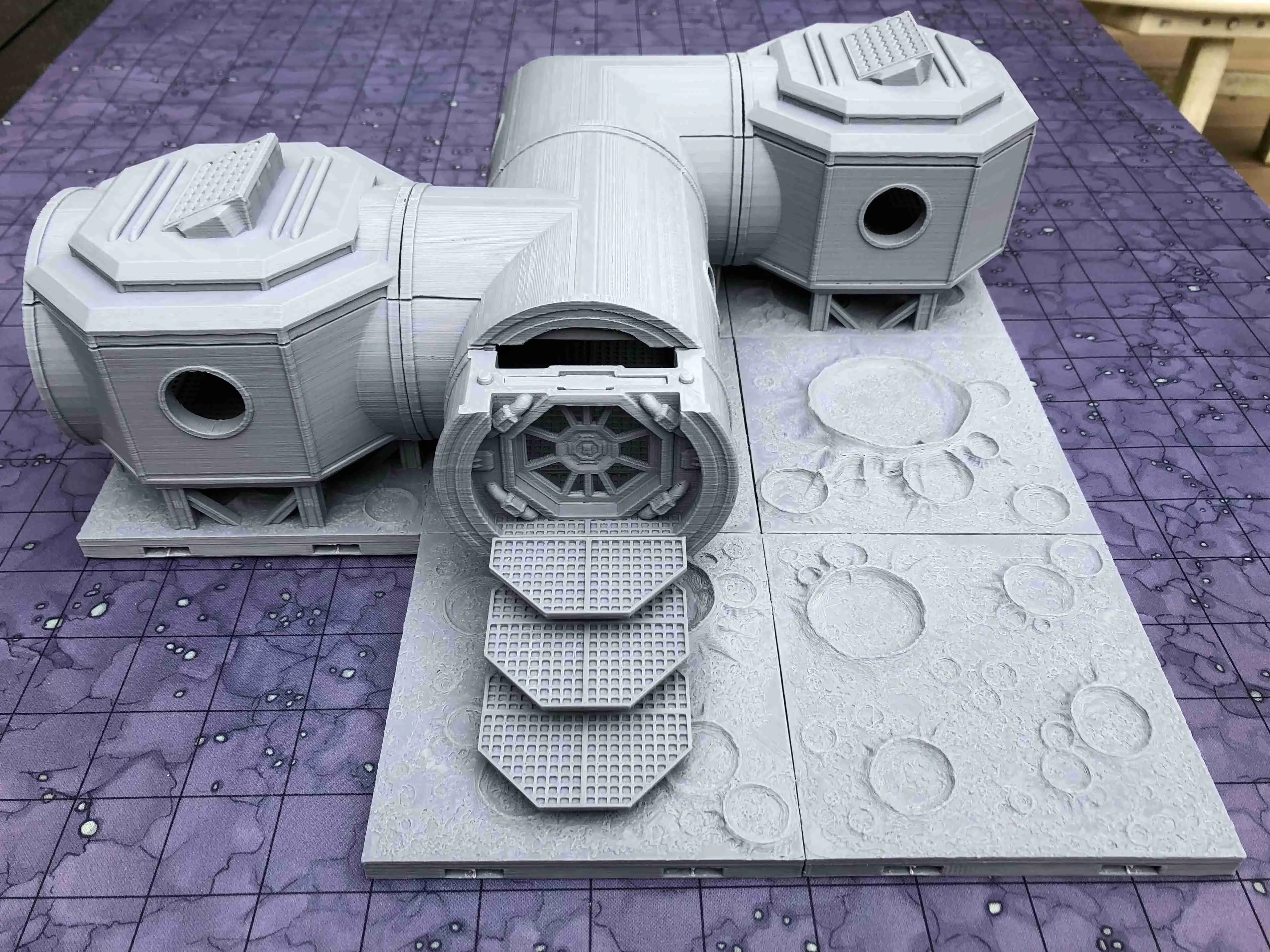 Miniature Games & Accessories STL Download - AEMOON01 - Moonbase Coreby ...