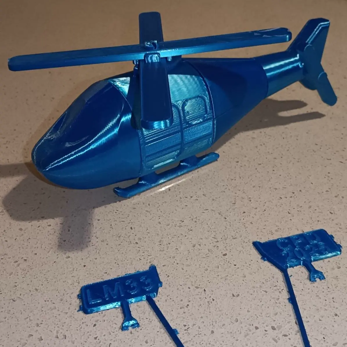 Spielzeug-Hubschrauber-Bausatzkarte