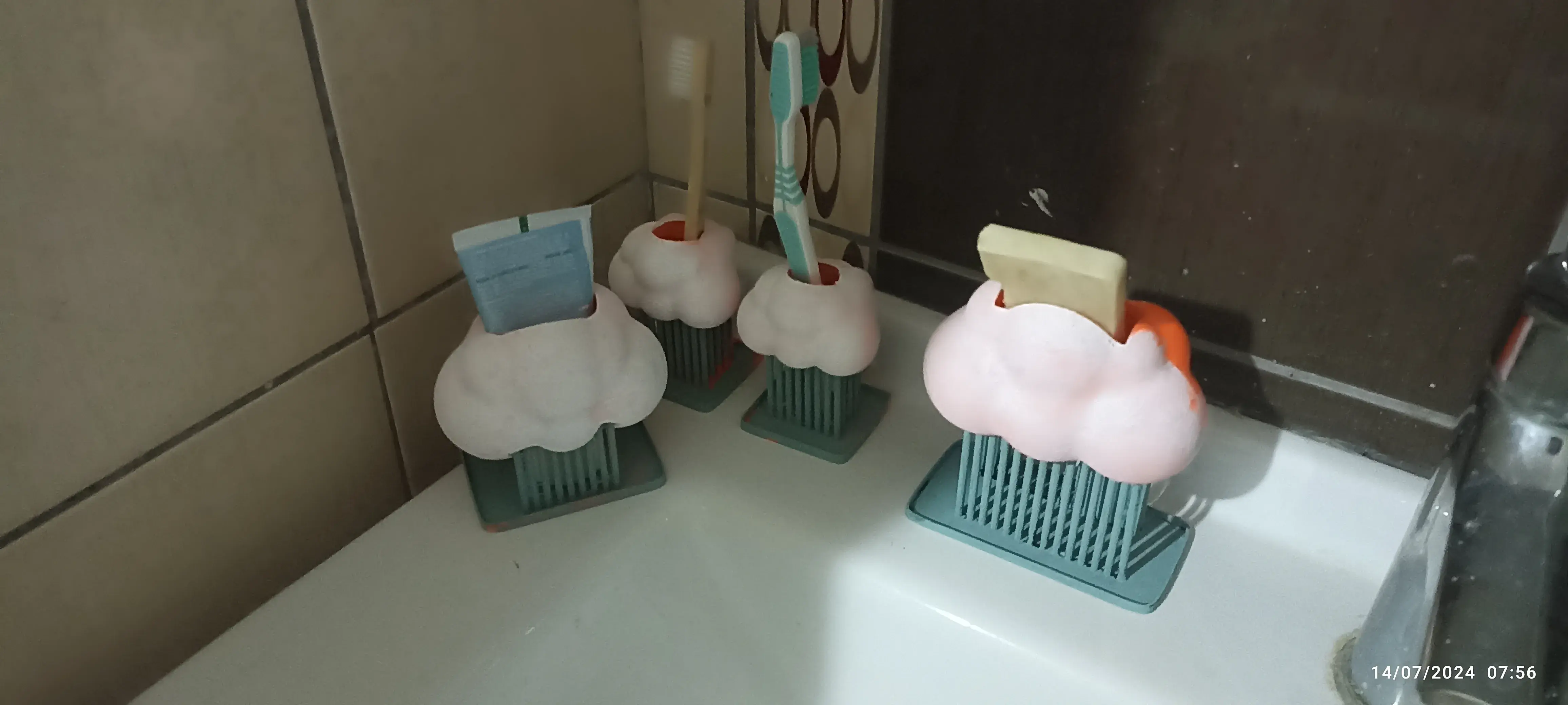 Set de baie minimalist cu tematica nor și ploaie