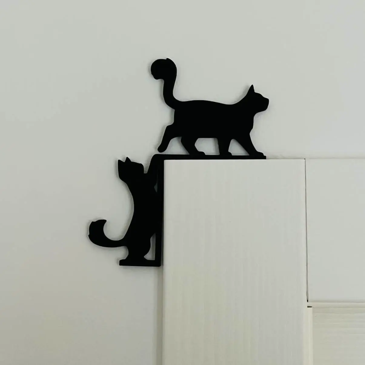 Curious Cats – Door or Furniture Corner Decoration
