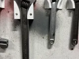 Bahco Wall Mount 2 Sizes-2