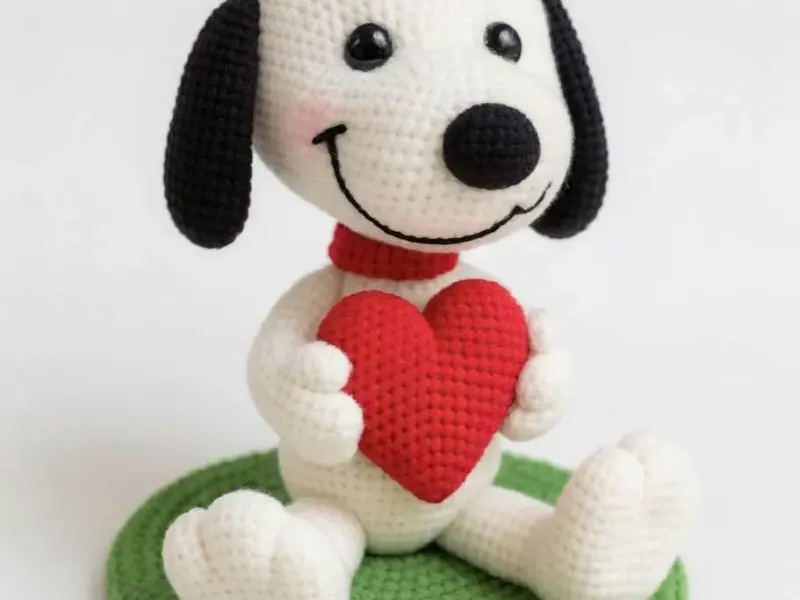 Knitted Snoopy