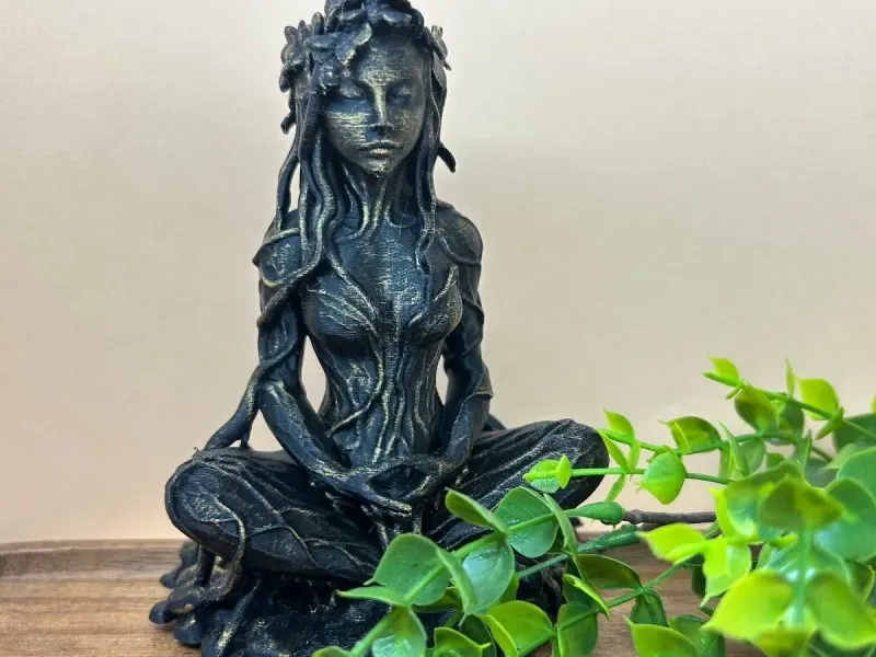 Tree girl