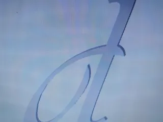 letra D fuente Vivaldi minúscula.