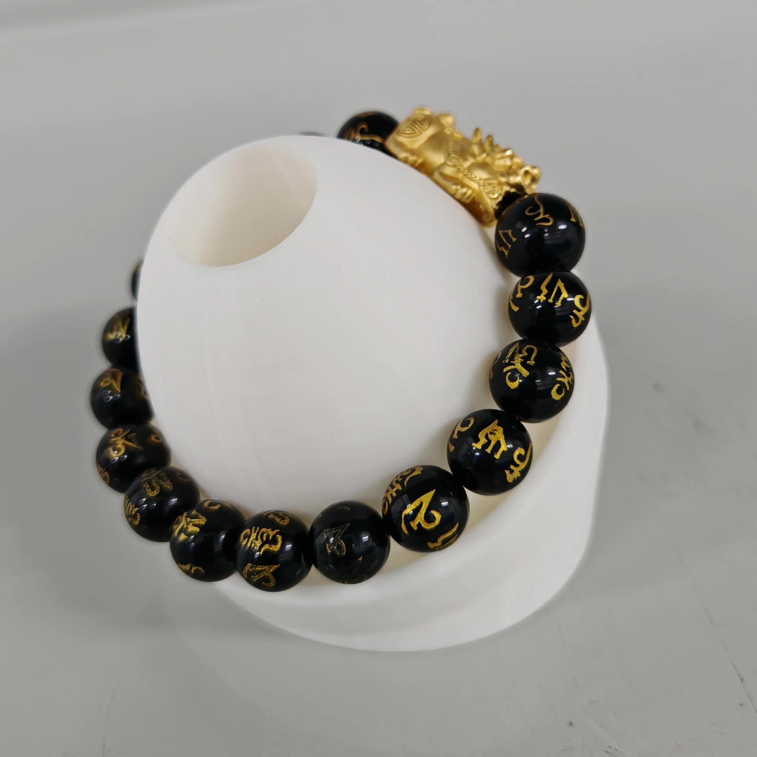 Chinese bracelet holder