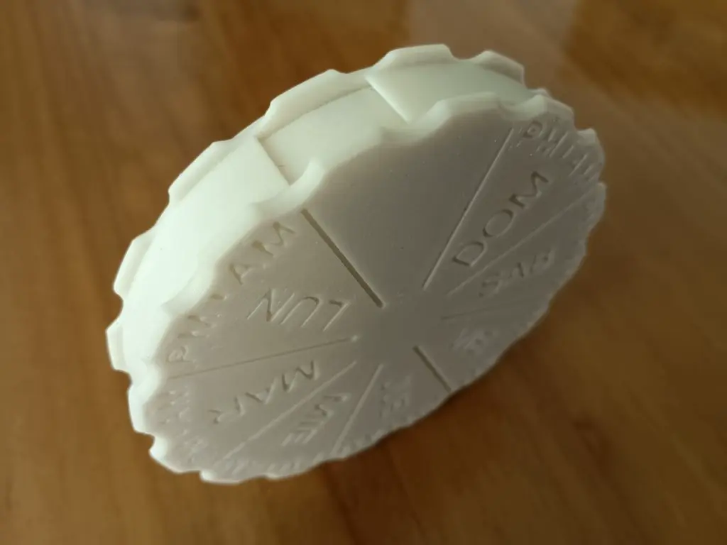 WEEKLY PILL BOX WITH AM-PM DIVISION