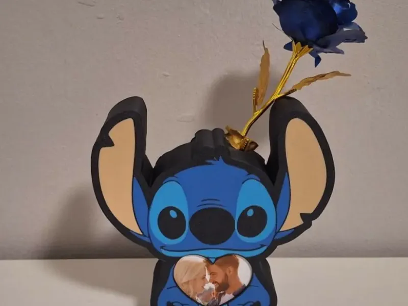 Stitch Valentine's Gift Box - Heart Photo Frame & Rose Holde