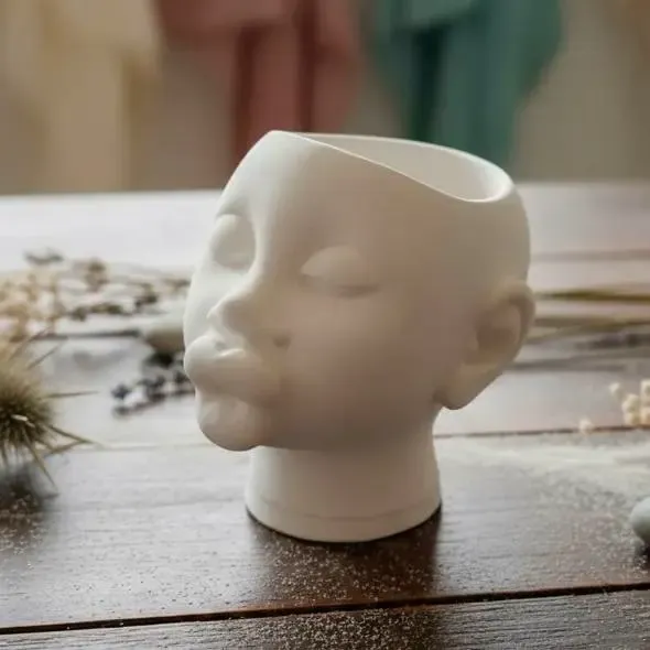 Vase décoratif "Baiser Minimaliste" – Style Bohème et Moderne