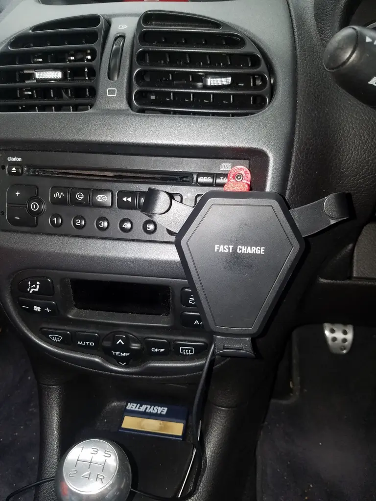 Peugeot 206 phone mount