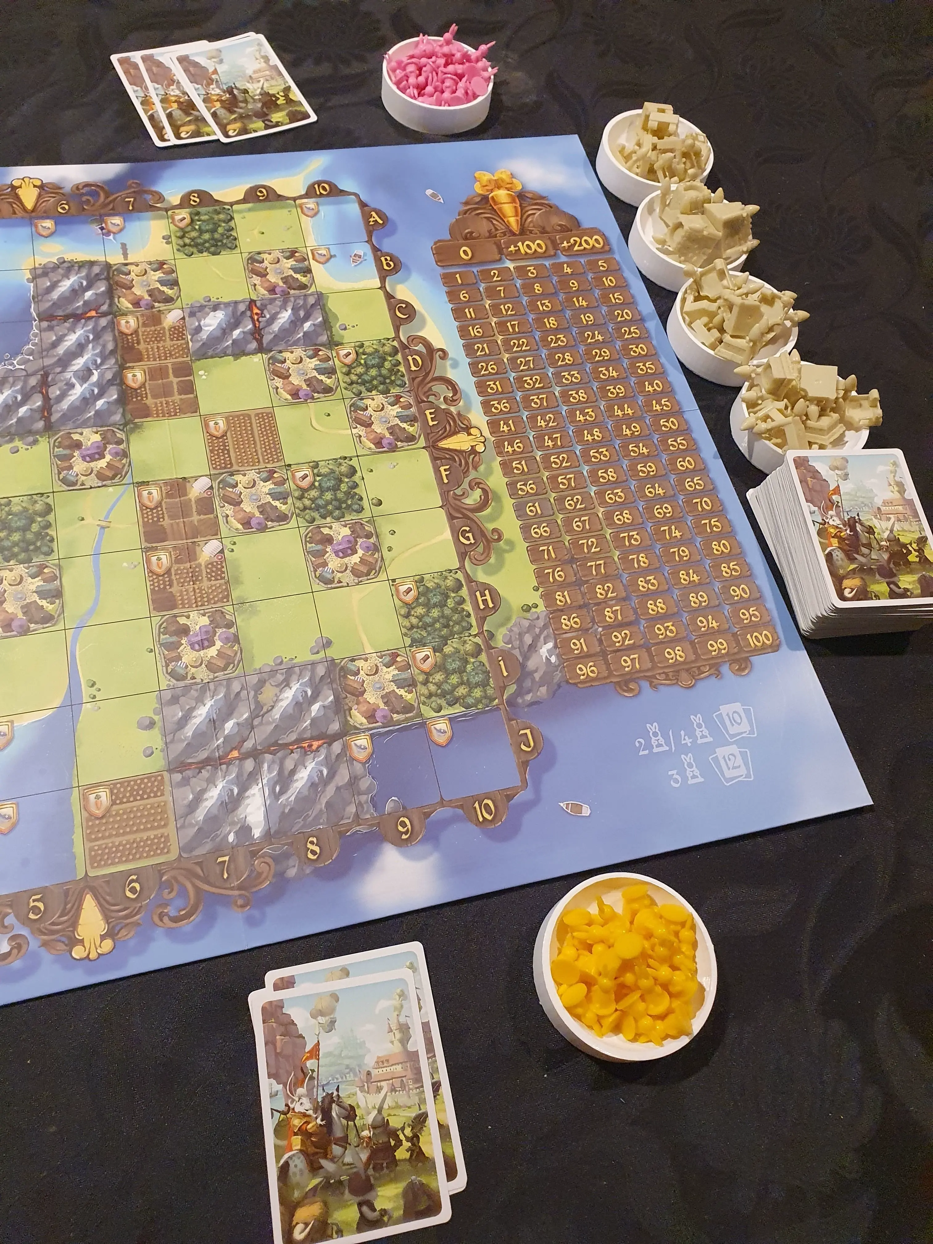 STACKABLE BOARDGAME CIRCULAR COMPONENT TOKEN TRAY