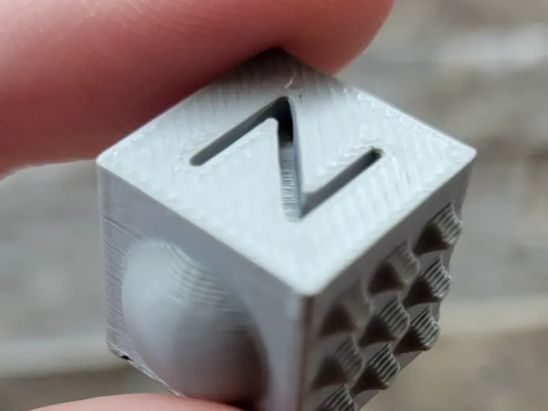 Cubo di calibrazione per sbalzi