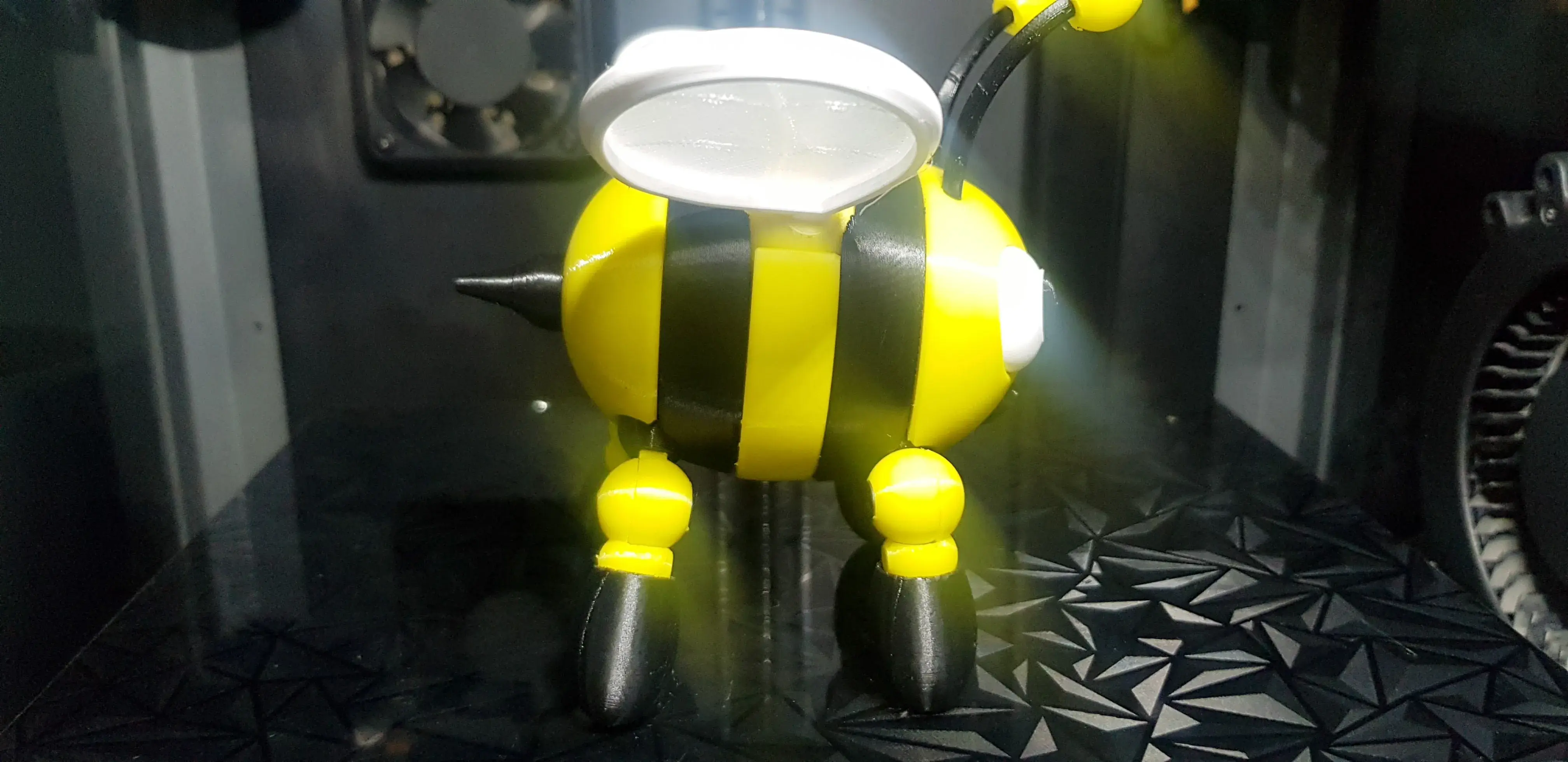 🐝🐝🐝The cute articulated Bee🐝🐝🐝