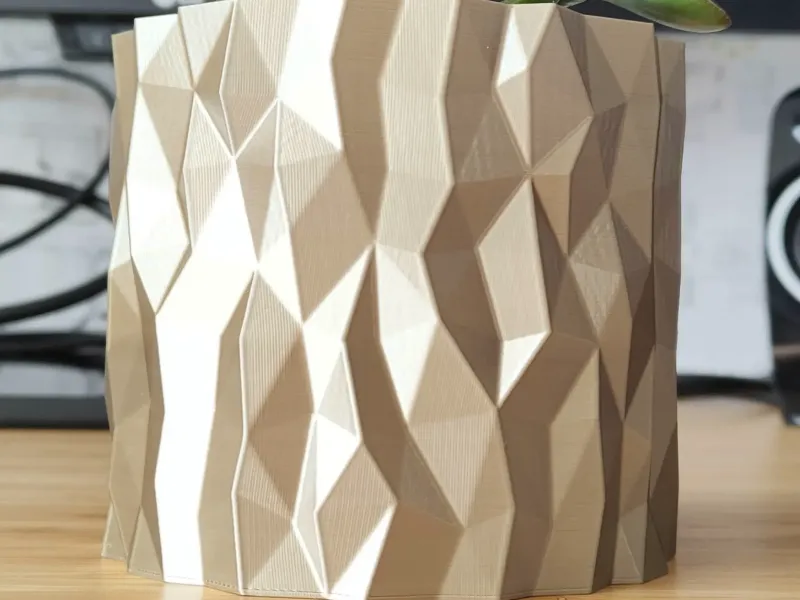 Shattered Mirror Plant pot and Planter - Vase mode design
