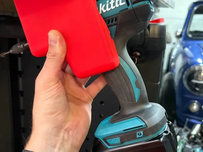 Makita DDF482RFJ under desk mount