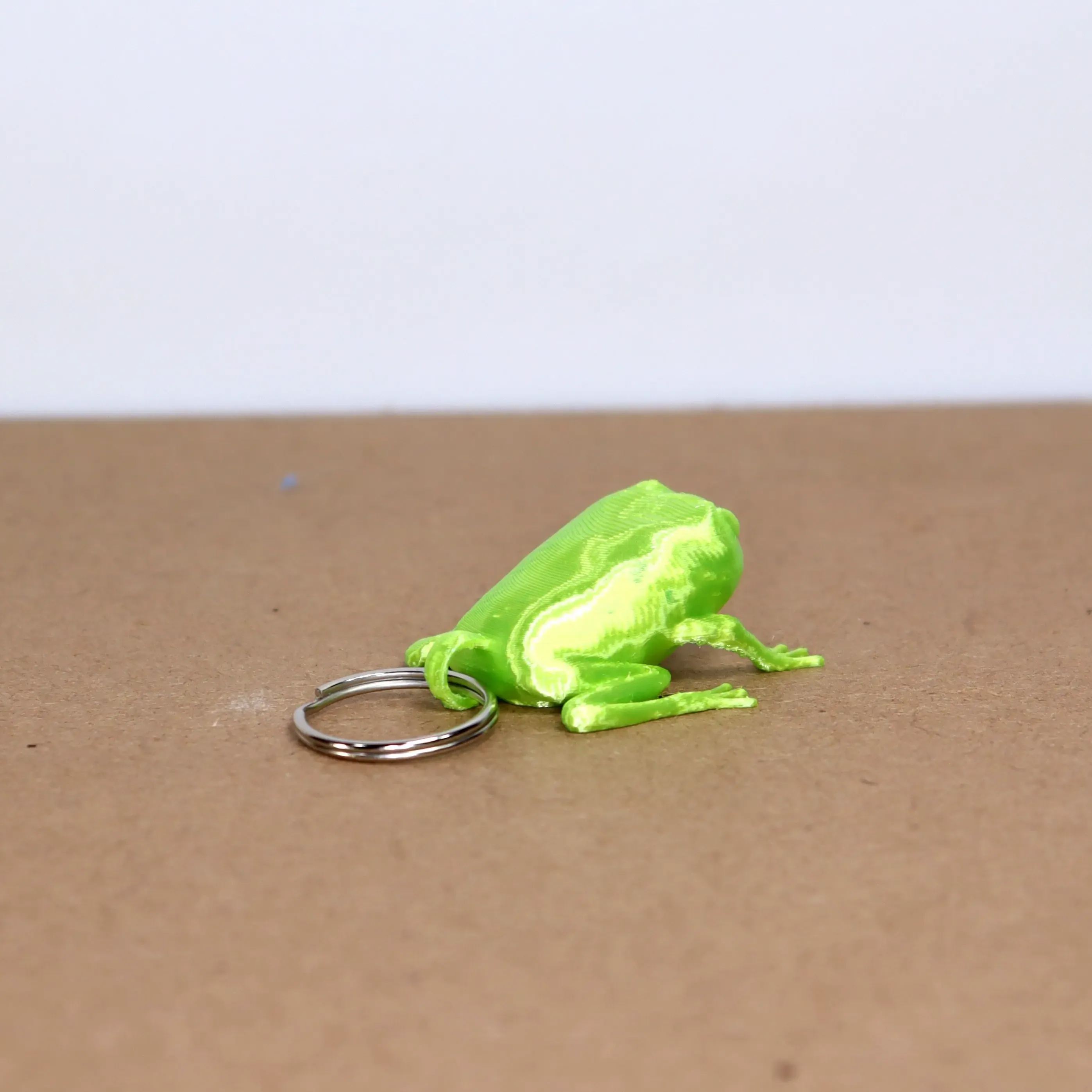 Green tree frog keychain
