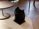 Uomo che copre l'Orbe-2