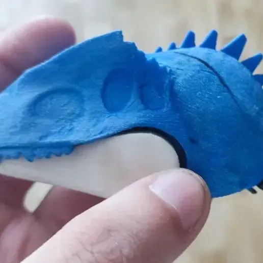 Lego head and hands giganotosaurus(old)