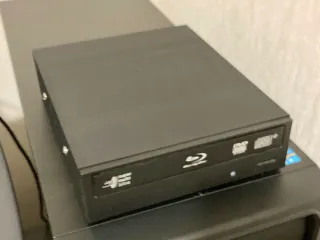 内蔵DVDドライブのケース